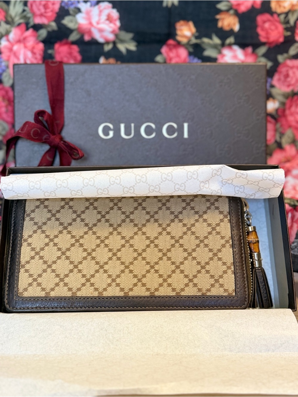 SOLD!!!!! Gucci Beige GG Canvas Wallet with Brown Leather Trim and Bamboo Tassel - Picture 2 of 10